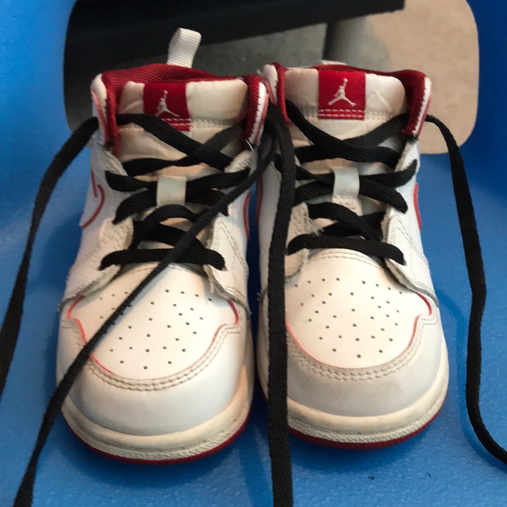 Toddler boys Jordan shoes